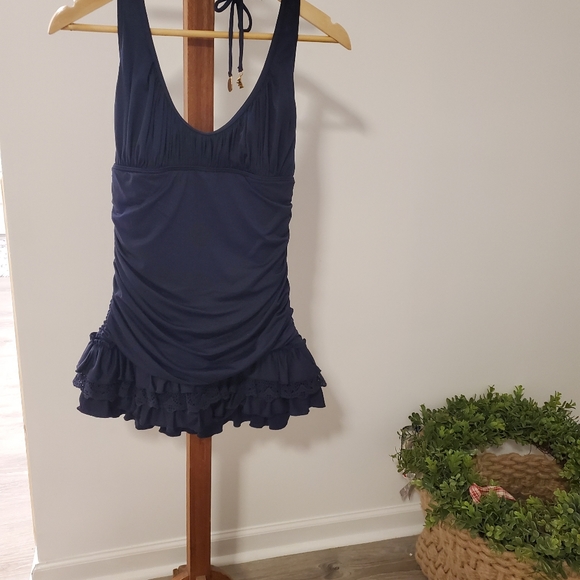 Swimsuit - Picture 5 of 7